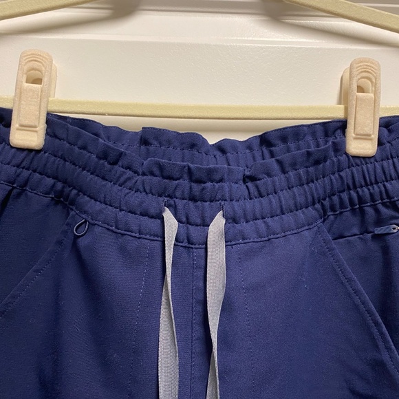 FIGS Women's Navy Regina High Waisted Slim Jogger Scrub Pant - XS Regular - Picture 4 of 9